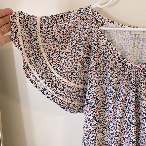LOFT Floral colorful Flutter Sleeve Blouse - Picture 7 of 8